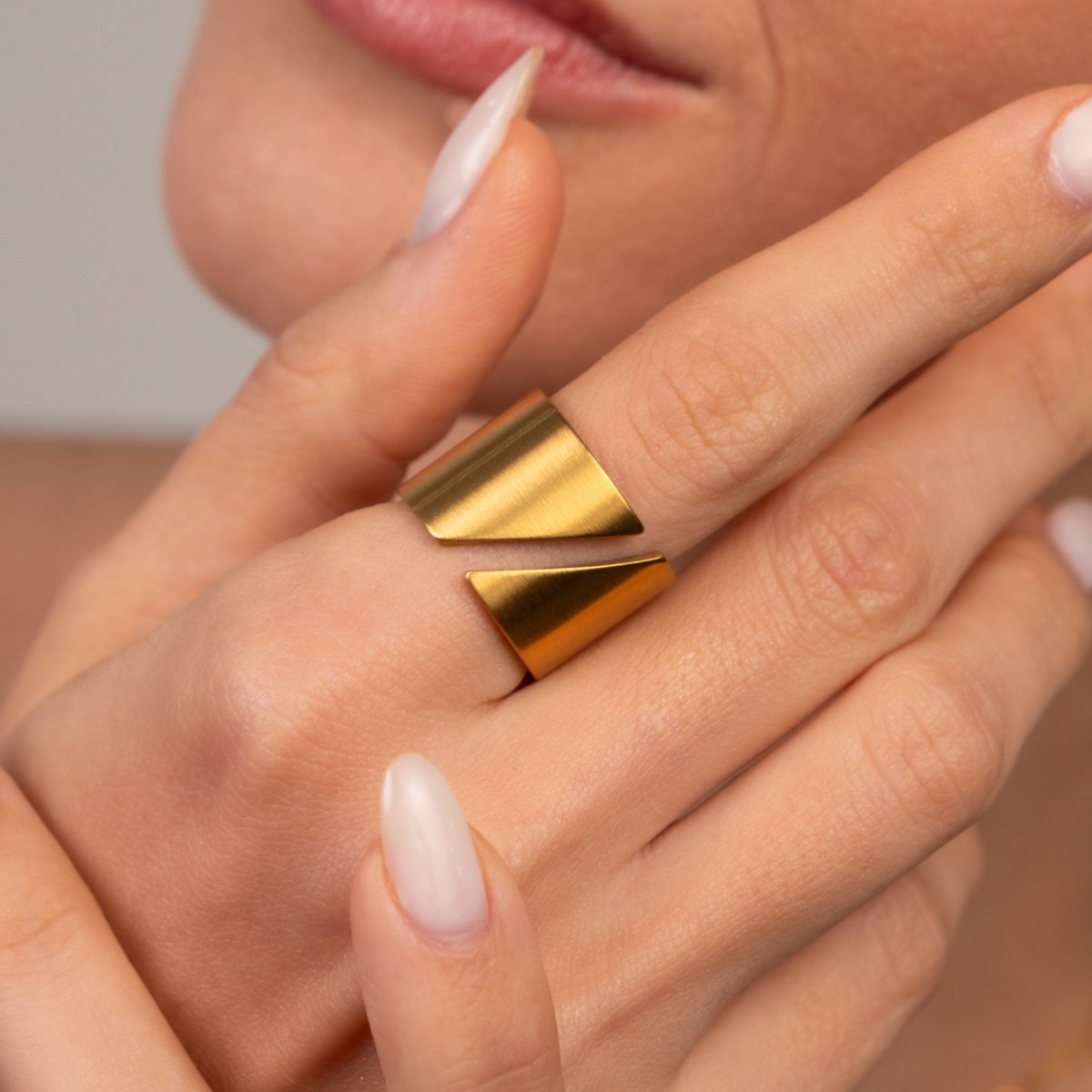 Hips Ring 18k Gold Plated