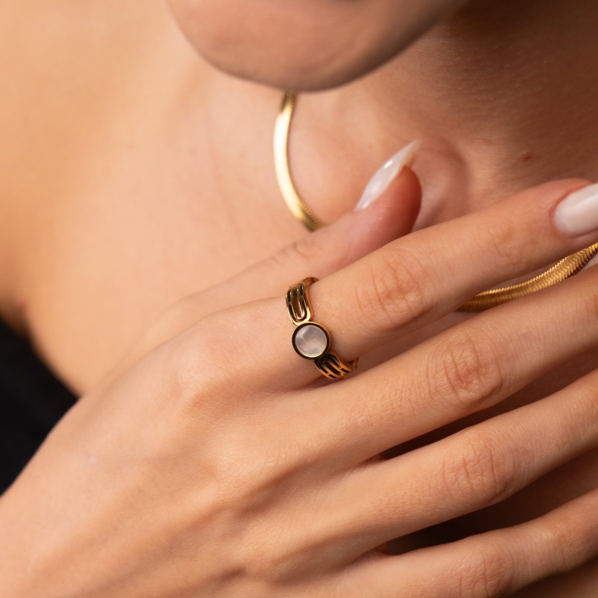 Athena Mother-of-Pearl Ring 18k Gold Plated