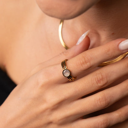 Athena Mother-of-Pearl Ring 18k Gold Plated