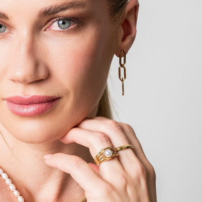 Catalina Pearl Solitaire Ring 18k Gold Plated