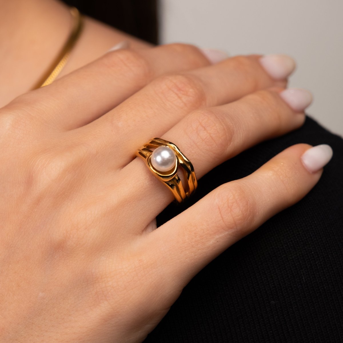 Catalina Pearl Solitaire Ring 18k Gold Plated