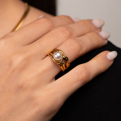 Catalina Pearl Solitaire Ring 18k Gold Plated