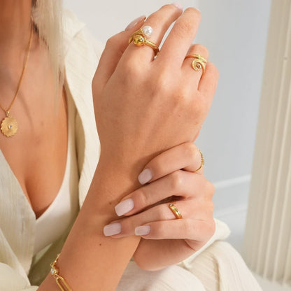 Elegance Pearl Ring - 18k Gold Plated