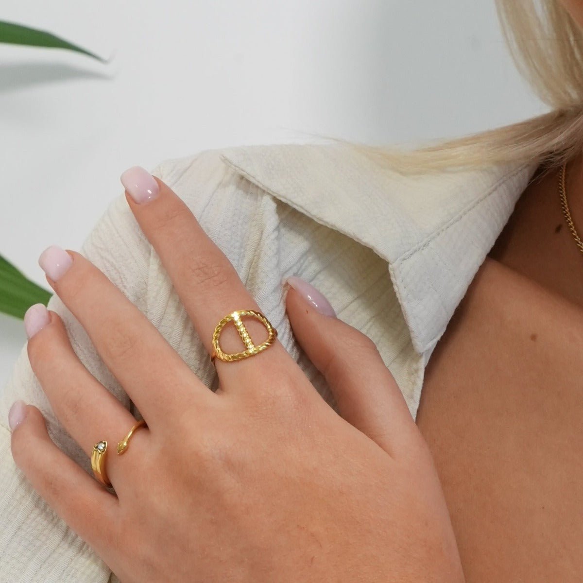 Arrow Ring - 18k Gold Plated