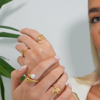Arrow Ring - 18k Gold Plated
