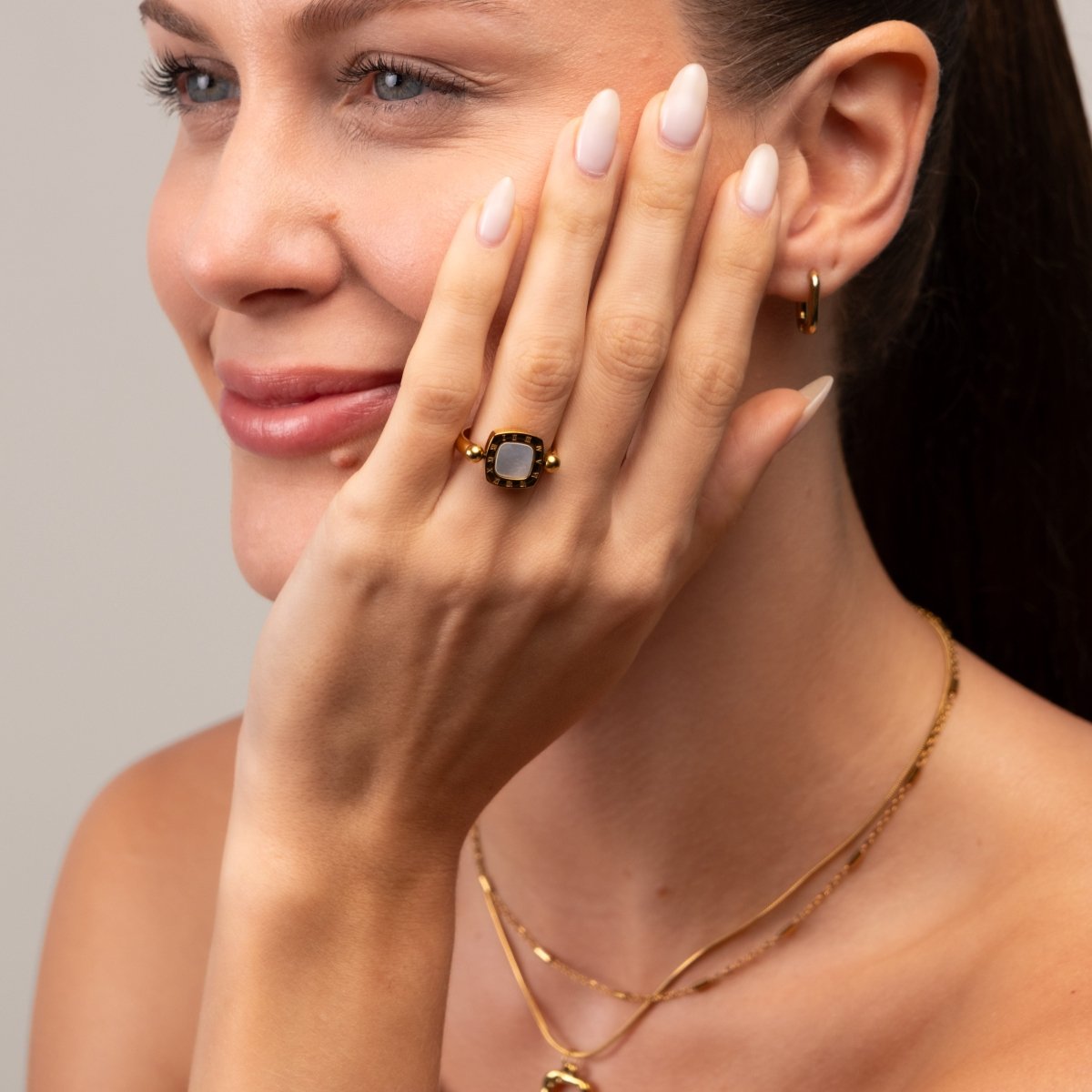 Square Charm Spinner Ring - 18k Gold Plated