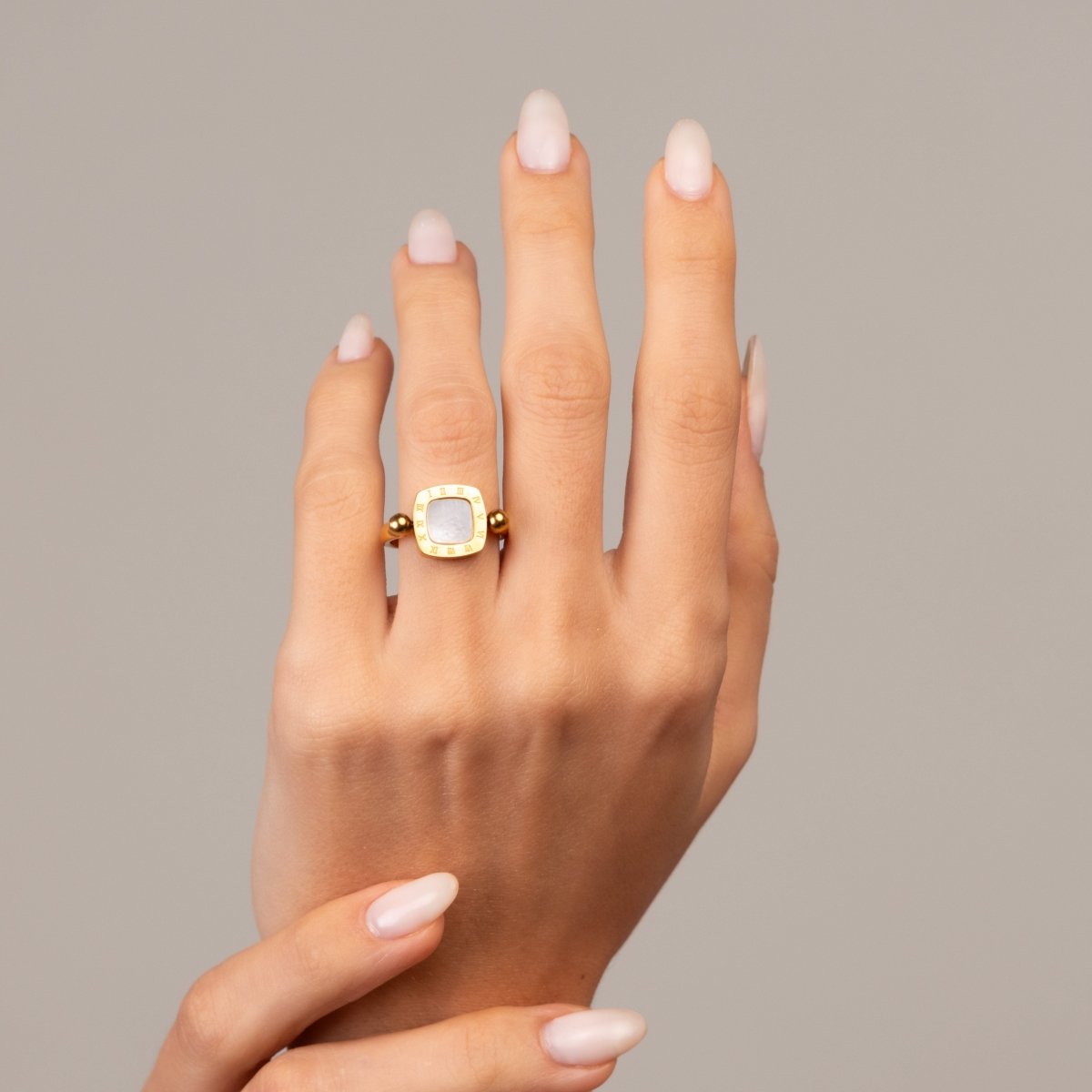 Square Charm Spinner Ring - 18k Gold Plated