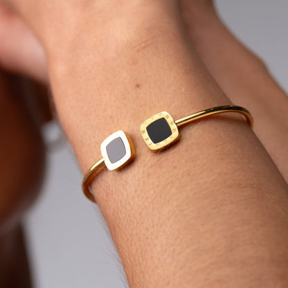 Onyx Cuff Bracelet 18k Gold Plated