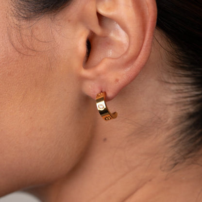 Twist Hoop Earrings – 18k Gold Plated