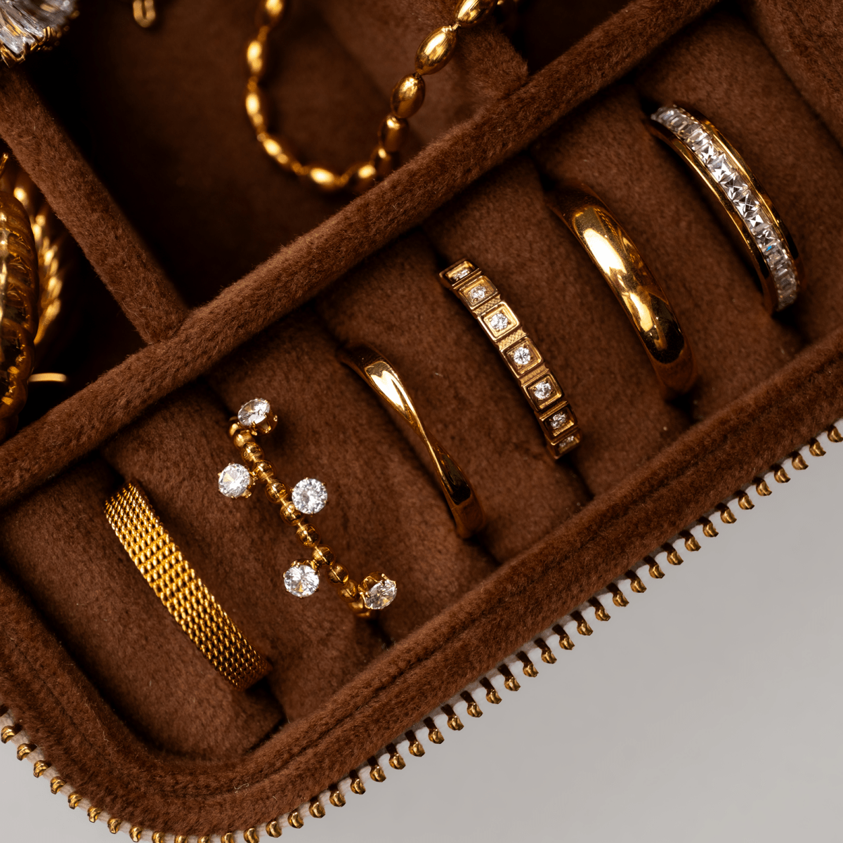 Mosali Velvet Jewelry Box
