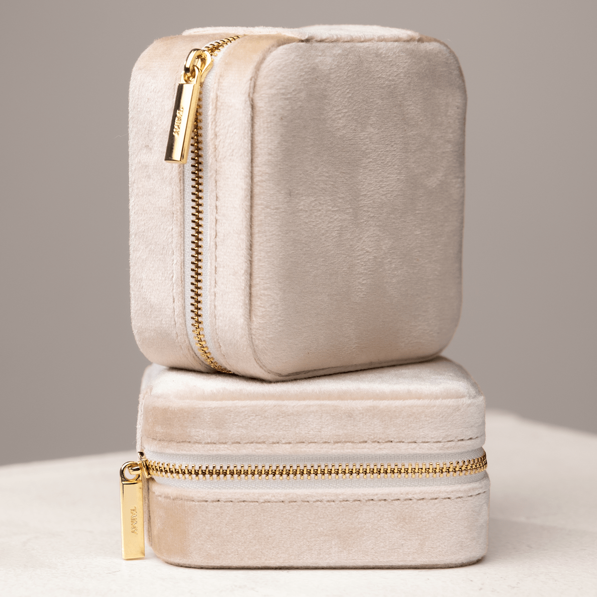 Mosali Velvet Jewelry Box